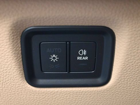 Certified 2026 Porsche Cayenne AWD/4WD image 25