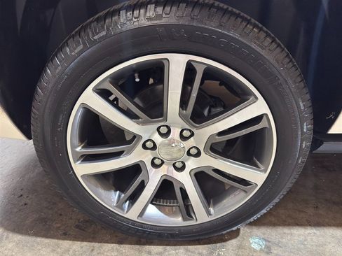 Used 2010 Cadillac Escalade ESV Premium AWD/4WD image 35