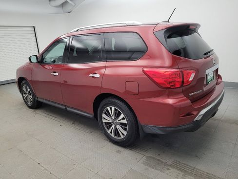 Used 2017 Nissan Pathfinder S image 3