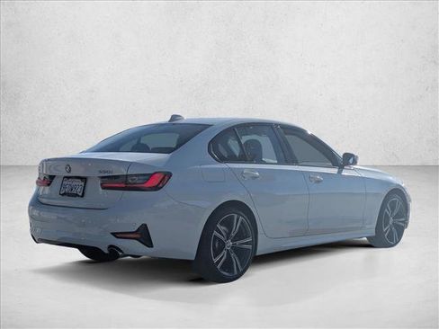 Used 2022 BMW 330i Sedan w/ Driving Assistance Package image 5