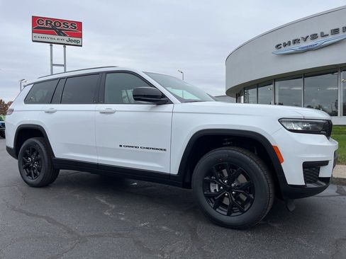 New 2025 Jeep Grand Cherokee L Altitude image 47