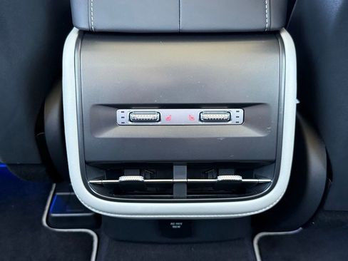 Used 2025 Lincoln Nautilus Reserve AWD/4WD image 38