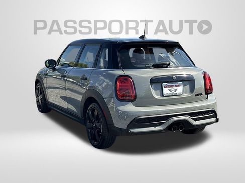 Used 2022 MINI Cooper S image 2