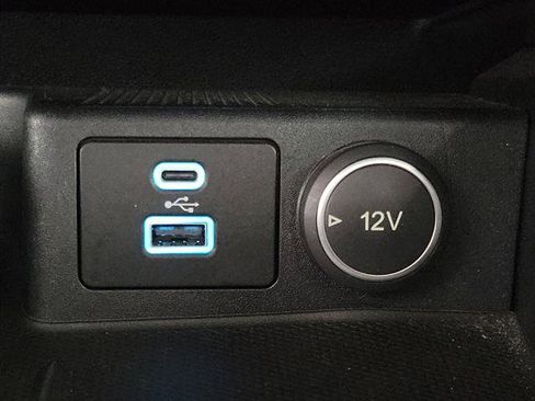 Used 2021 Ford Escape Titanium image 31