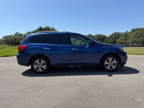 Used 2019 Nissan Pathfinder S FWD image 6