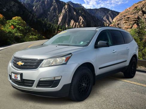 Used 2017 Chevrolet Traverse LS AWD/4WD image 5