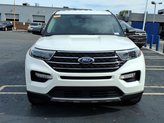 Used 2024 Ford Explorer XLT w/ Equipment Group 202A AWD/4WD image 2