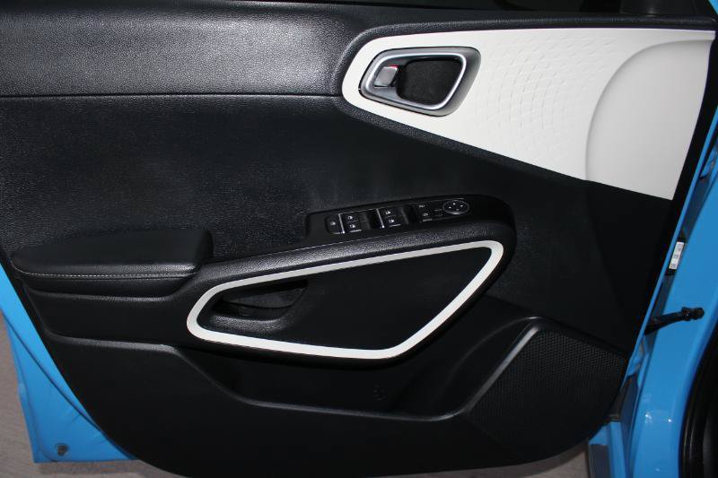 Used 2024 Kia Soul GT-Line FWD image 13