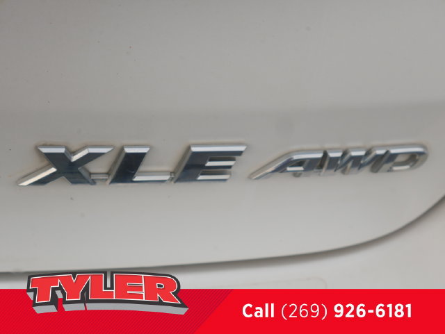 Used 2017 Toyota Highlander XLE AWD/4WD image 14