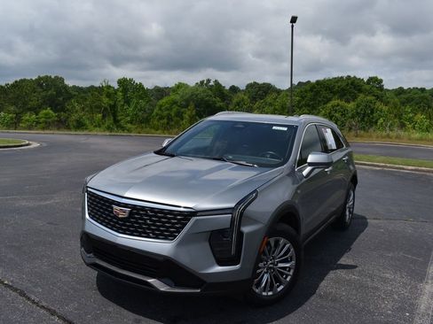 Used 2024 Cadillac XT4 Premium Luxury AWD/4WD image 7