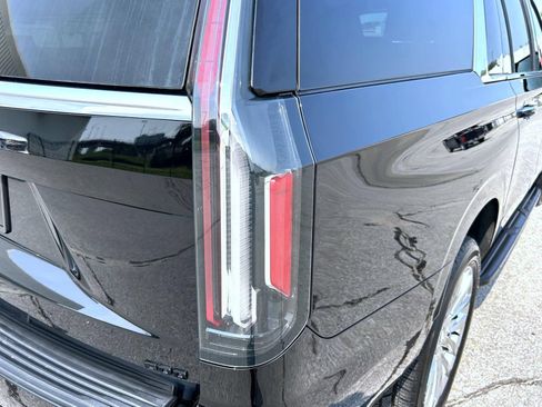 Used 2023 Cadillac Escalade ESV Premium Luxury AWD/4WD image 11