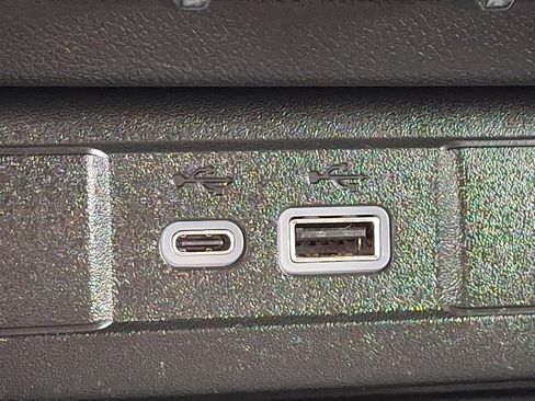 Used 2023 GMC Canyon AT4 image 22