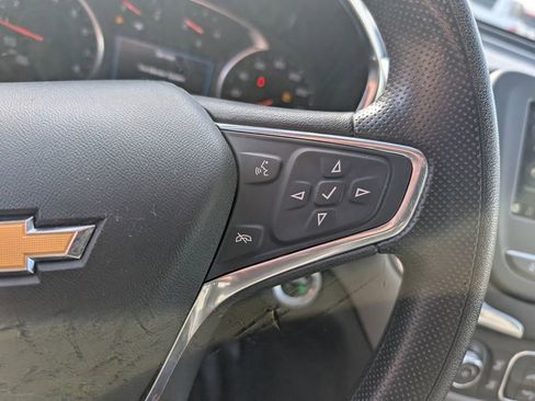 Used 2019 Chevrolet Equinox LT image 18