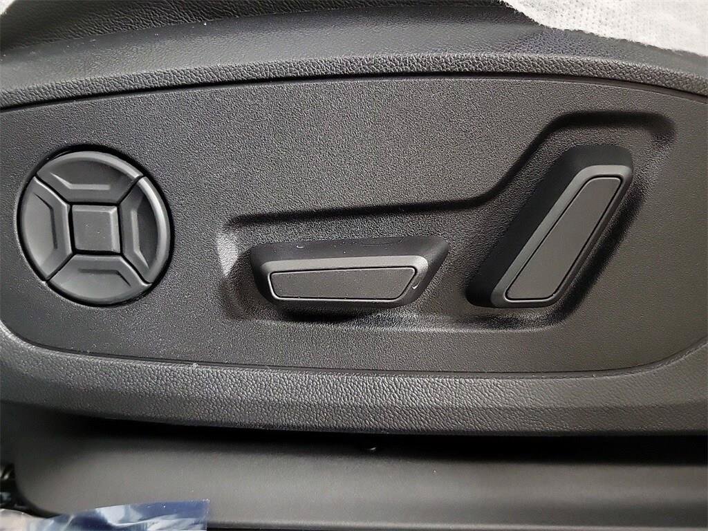 Used 2024 Audi Q4 e-tron Premium AWD/4WD image 15