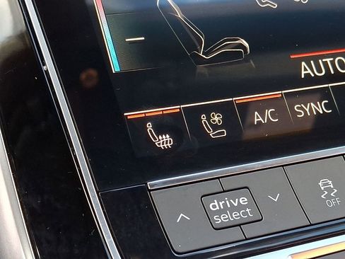 Used 2025 Audi Q7 3.0T Premium Plus image 24