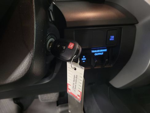 Used 2020 Toyota Tundra Limited AWD/4WD image 15