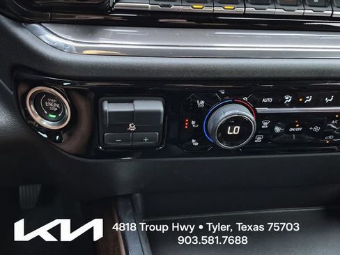 Used 2024 Chevrolet Silverado 1500 High Country w/ High Country Premium Package AWD/4WD image 42