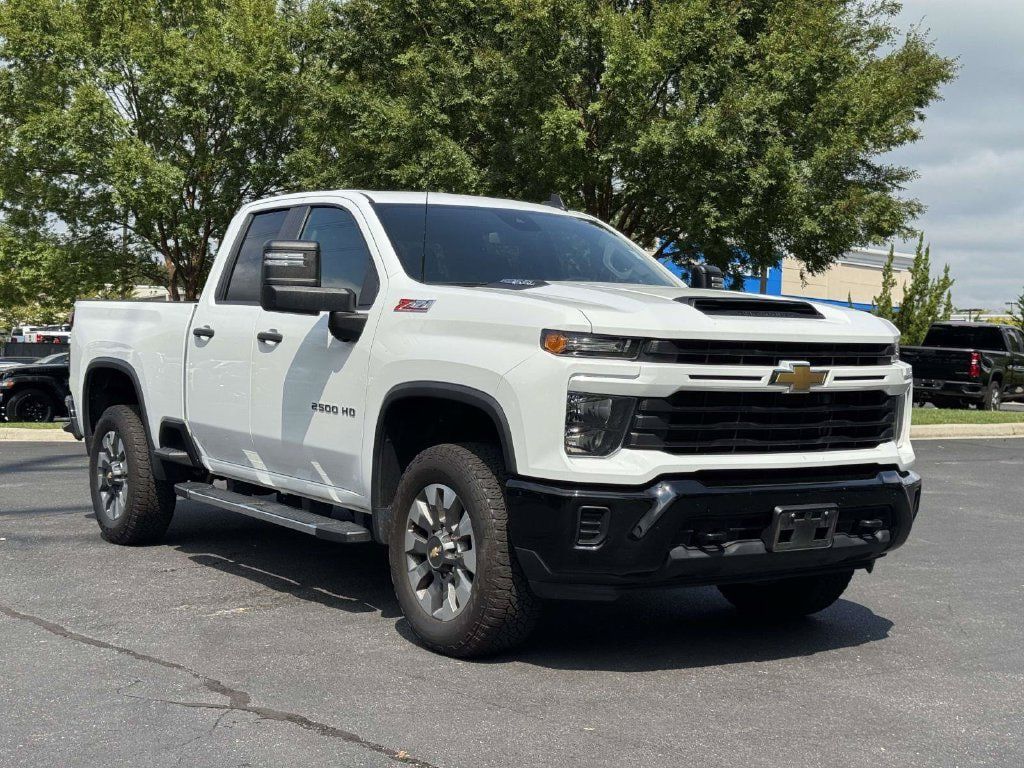 Used 2024 Chevrolet Silverado 2500 Custom w/ Custom Convenience Package AWD/4WD image 2