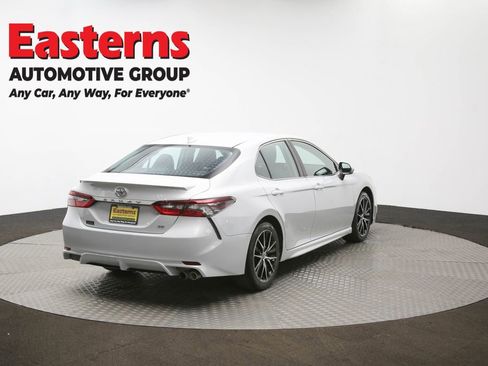 Used 2024 Toyota Camry SE image 38