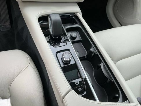 Certified 2023 Volvo XC90 B5 Core w/ Protection Package Premier AWD/4WD image 16