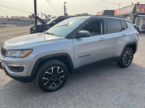 Used 2021 Jeep Compass Trailhawk AWD/4WD image 3