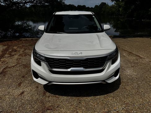 Used 2023 Kia Seltos LX AWD/4WD image 14