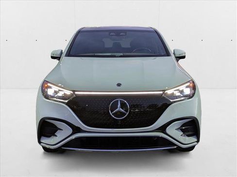 New 2026 Mercedes-Benz EQE 320 4MATIC SUV image 6