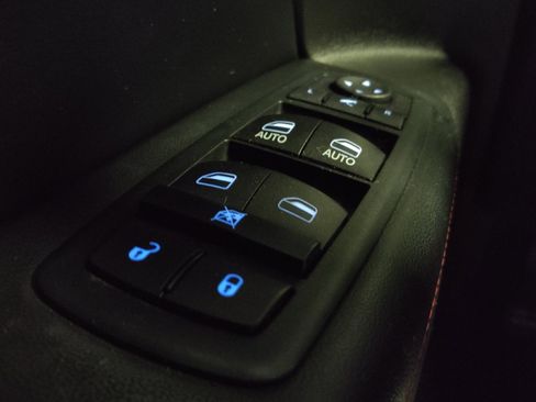 Used 2017 Jeep Grand Cherokee Trailhawk AWD/4WD image 27