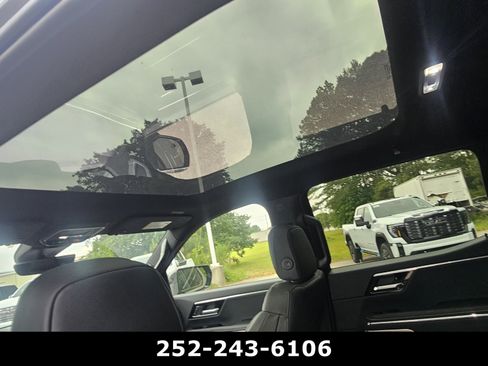Used 2024 GMC Sierra EV Denali AWD/4WD image 7