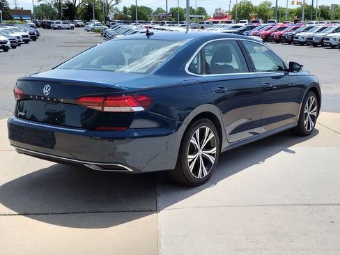 Used 2021 Volkswagen Passat 2.0T SE FWD image 5