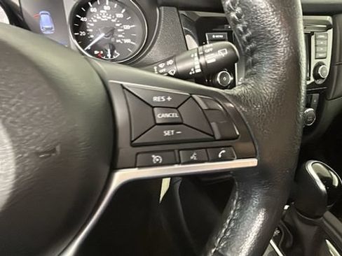 Used 2020 Nissan Rogue S FWD image 16
