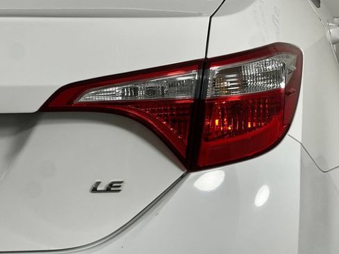 Used 2016 Toyota Corolla LE FWD image 31