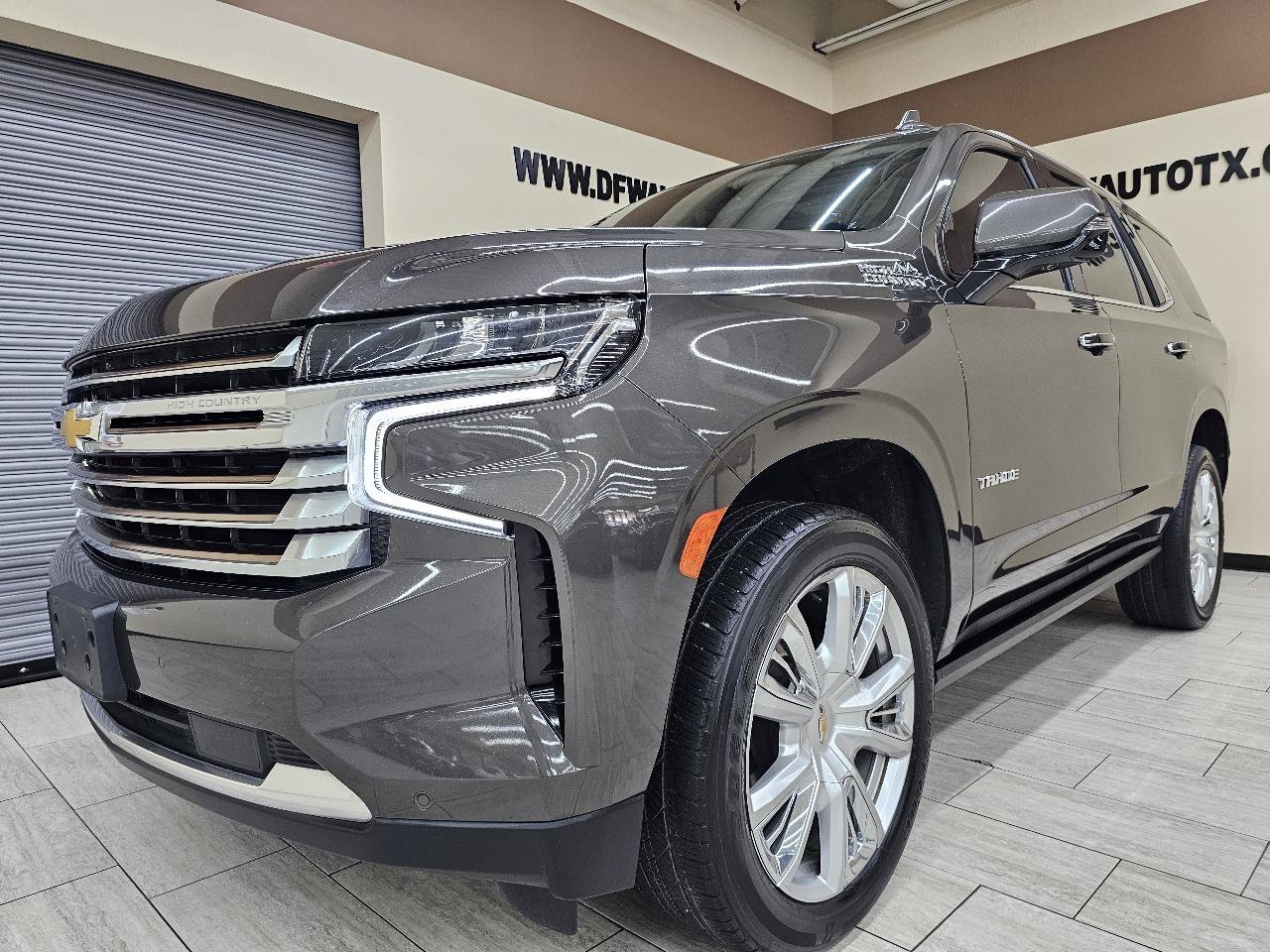 Used 2021 Chevrolet Tahoe High Country w/ Premium Package AWD/4WD image 2