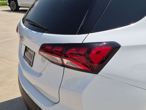 Certified 2024 Chevrolet Equinox LS w/ LS Convenience Package FWD image 12