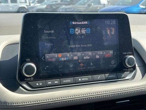 Used 2025 Nissan Rogue SV FWD image 29