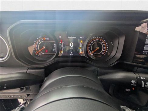 New 2025 Jeep Gladiator Sport image 5