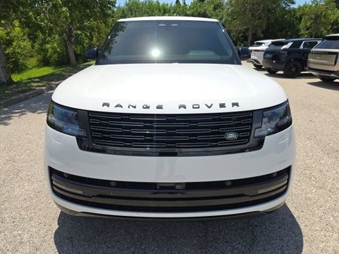 Used 2025 Land Rover Range Rover SE AWD/4WD image 8