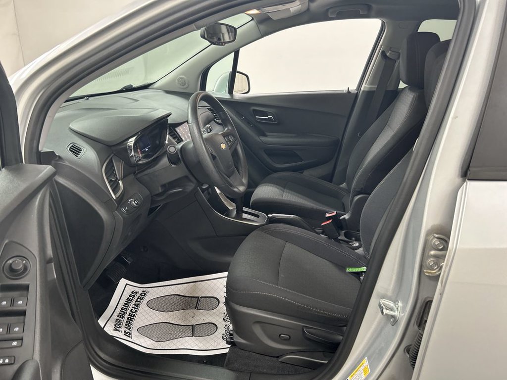 Used 2020 Chevrolet Trax LS w/ Tint and Cruise Package FWD image 9