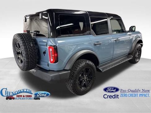 New 2025 Ford Bronco Outer Banks w/ Black Appearance Package image 6