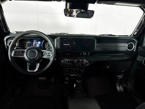 Used 2024 Jeep Wrangler Unlimited Sahara w/ Technology Group AWD/4WD image 13
