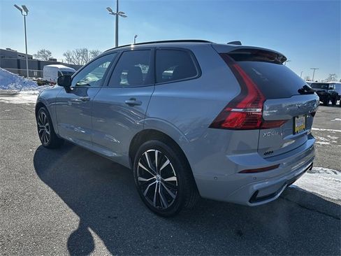 Used 2024 Volvo XC60 B5 Plus image 7