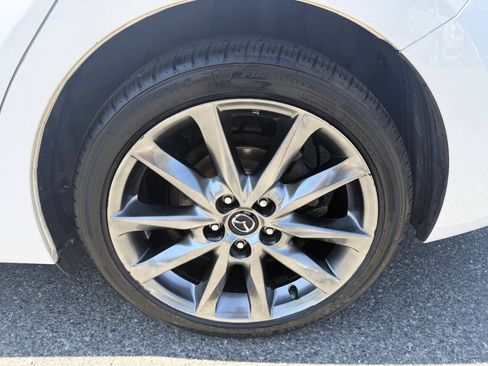 Used 2018 MAZDA MAZDA3 Touring FWD image 11