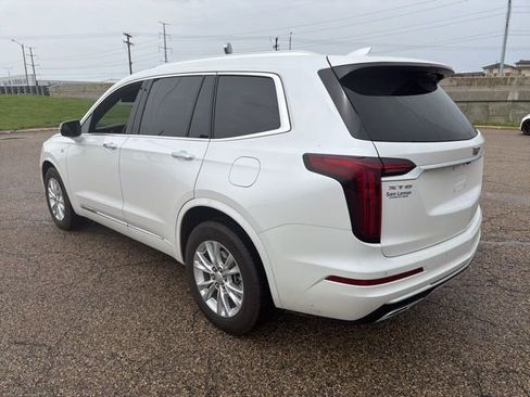 Used 2025 Cadillac XT6 Luxury FWD image 4