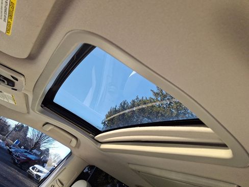 Used 2014 Toyota Sienna Limited image 14