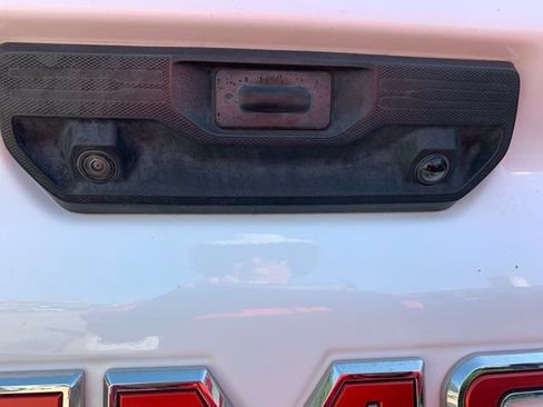 Used 2021 GMC Sierra 2500 SLE w/ SLE Value Package; AWD/4WD image 21
