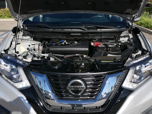 Used 2018 Nissan Rogue SV FWD image 28