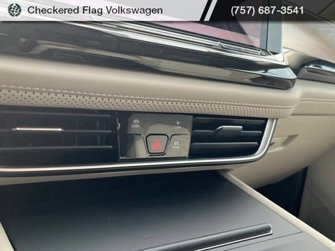 Used 2026 Volkswagen Atlas SE AWD/4WD image 42