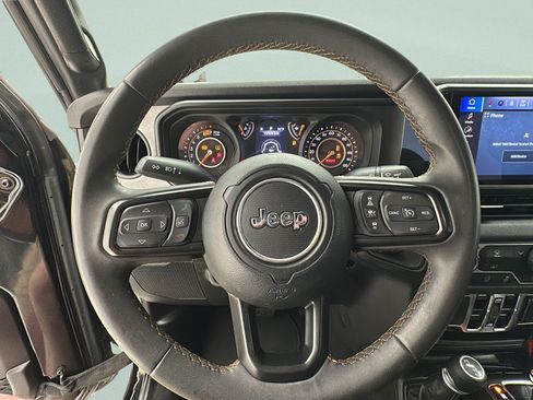 Used 2024 Jeep Wrangler Unlimited Sport AWD/4WD image 14