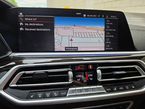 Used 2021 BMW X7 xDrive40i w/ M Sport Package AWD/4WD image 53