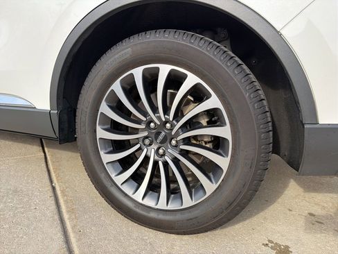 Used 2020 Lincoln Aviator Reserve w/ Equipment Group 201A image 19